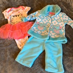 Very cute 0-3 mths outfits. Comfortable & like new